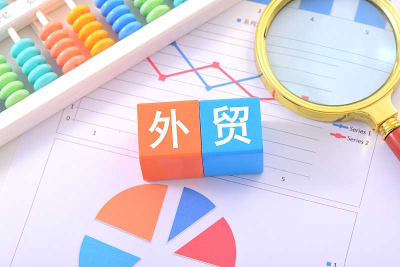 国际海运中跨境卖家提柜定提和快提的区别在哪