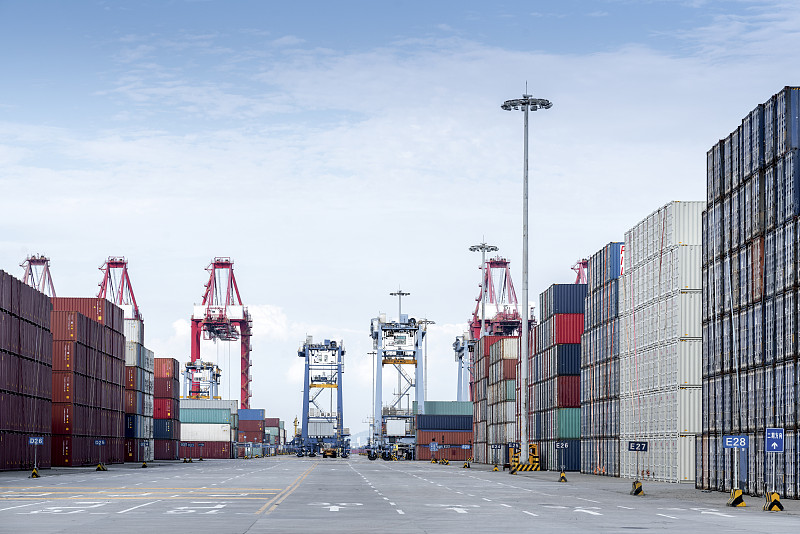 如何应对国际海运中的常见风险？