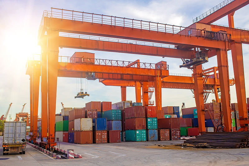 国际空运和国际快递的计费方式是一样的吗？