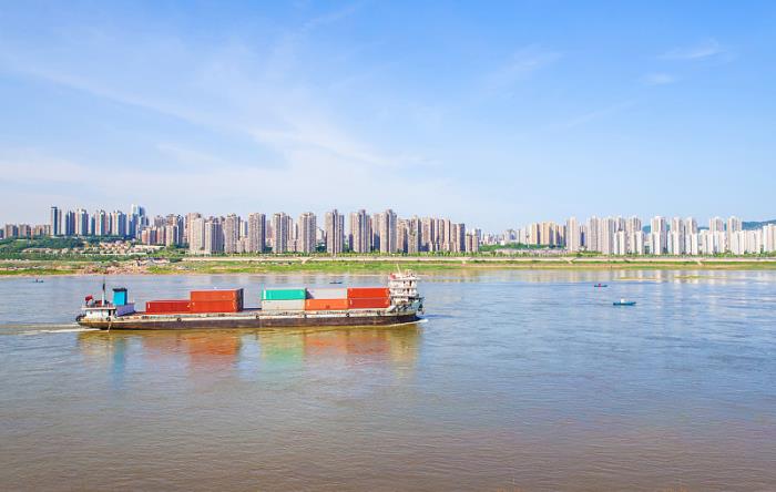 货物运动服饰从中国广州启用海上线路驳运到英国南安普顿