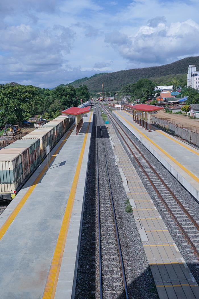 商品汽车配件由中国成都选用海运输送到英国彼得伯勒