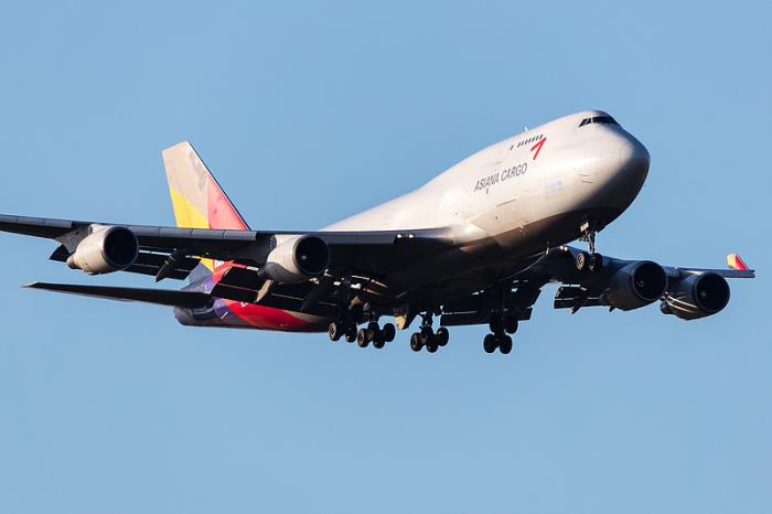 商品稀土从中国青岛启用船运运到英国赫尔