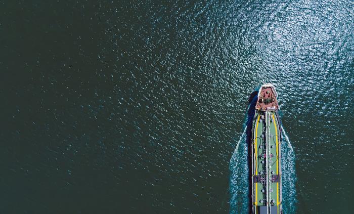 物品客车（十座及以上）从中国泰州启用货船运输到英国曼彻斯特