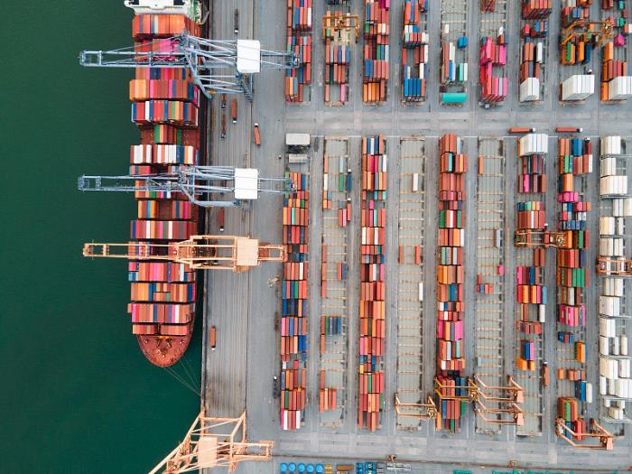 商品运动器材由中国无锡启用海运航线运输到英国赫尔