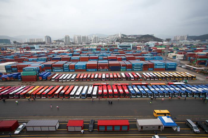 商品纸类包装由中国太原采用货轮配送英国朴茨茅斯