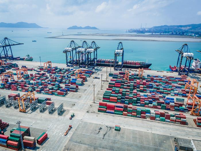 产品集装箱由中国武汉采取水运抵达到英国