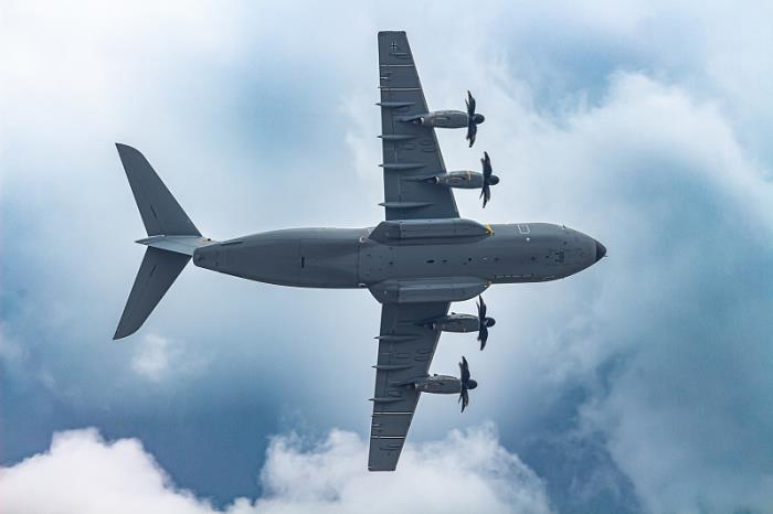 商品户外橱柜从中国九江市选用海上线路输送到英国卡迪夫