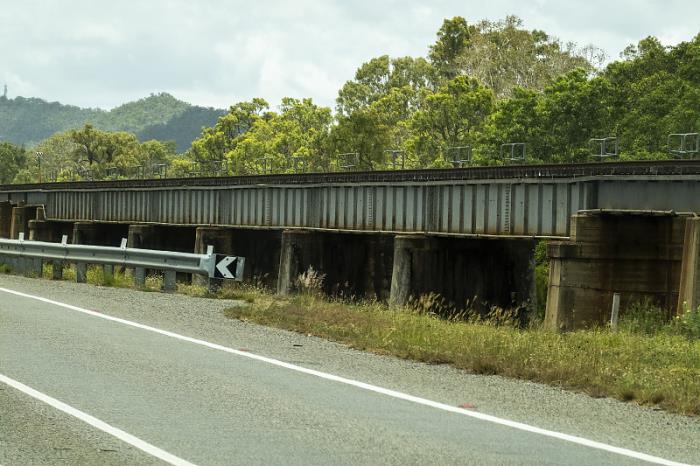 物品未锻轧铜及铜材由中国海口选取海运航线输送到达英国考文垂