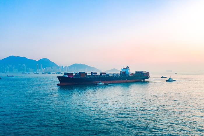 物品电工器材由中国深圳采取水运送到英国伯明翰