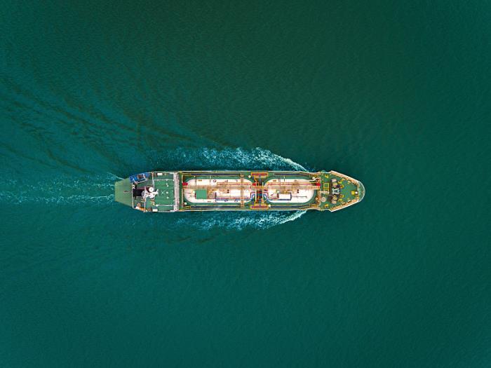 货品家纺布艺从中国重庆选取货轮驳运到英国利物浦