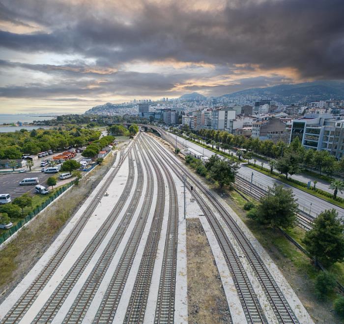 货品女生装饰品从中国南京启用海路运输到英国特伦特 货品女生装饰品从中国南京启用海路运输到英国特伦特
