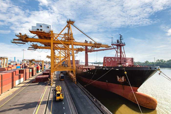 货品厨房从中国无锡采取海上线路送往英国卢顿