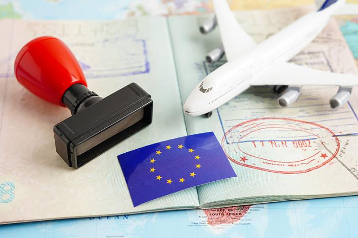 产品珍珠、宝石及半宝石由中国天津采用航运配送英国伯明翰