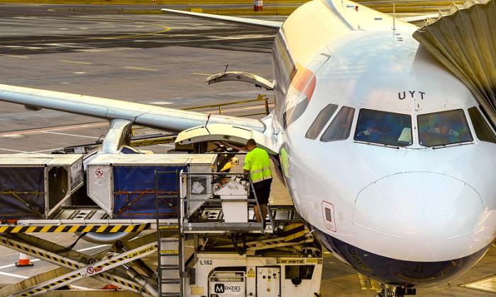 物品高新技术产品从中国邯郸采用船运输送到英国米德尔斯堡