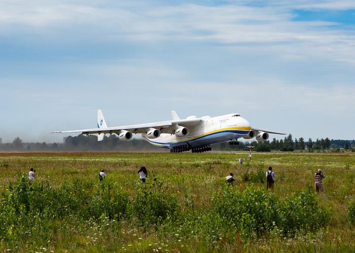 货物办公文具从中国广州挑选海上线路配送到英国蒂赛德