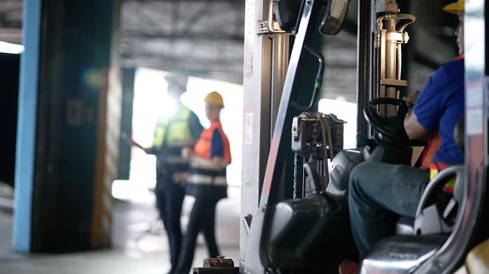 物件3D打印机由中国南京选用海上线路抵达到英国桑德兰