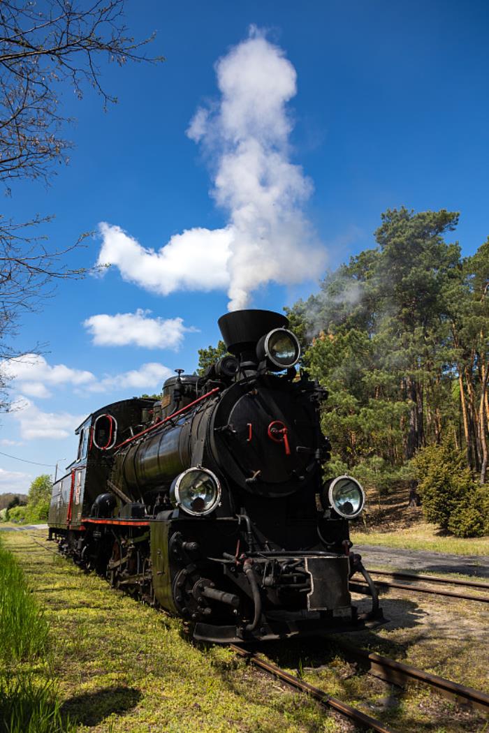 物品机床从中国深圳选用海上线路输送到英国卢顿