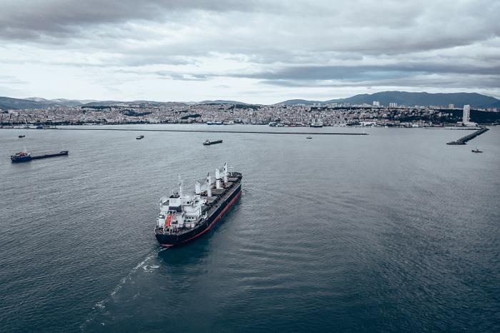 商品基础建材从中国北京选用货船输送到达英国普雷斯顿