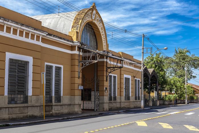 商品生活电器从中国常州市选用航运驳运到英国彼得伯勒