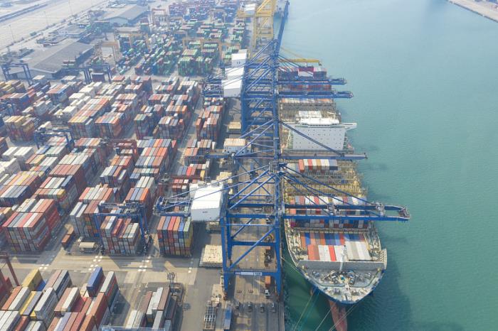 物件户外装备由中国武汉选取货船运送到英国考文垂