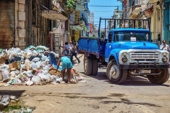 货物冲调饮品从中国北京选用海洋轮船快运到英国伊普斯威奇