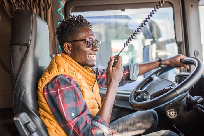 货物钢材从中国滨州市选择海上线路运送到英国贝尔法斯特