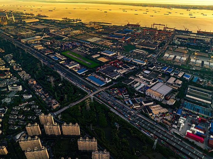 货品洗护用品由中国北京采用海上线路配送多哥洛美