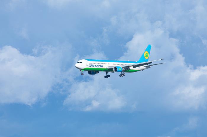 货品智能设备从中国九江市采取海运航线送往英国达文特里