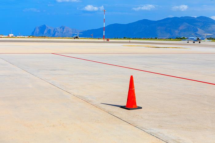 物件原电池由中国无锡选择海上线路快运到英国考文垂