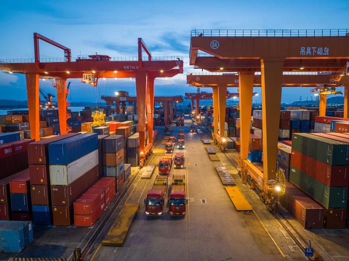 产品眼镜及其零件从中国昆山采取海运送到奥匈布达佩斯 产品眼镜及其零件从中国昆山采取海运送到奥匈布达佩斯