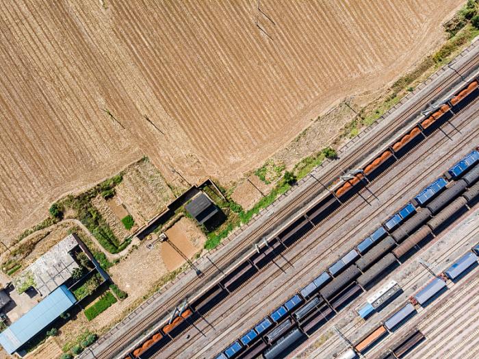 货物纺织原料从中国高雄选用海运航线输送到荷兰阿姆斯特丹 货物纺织原料从中国高雄选用海运航线输送到荷兰阿姆斯特丹