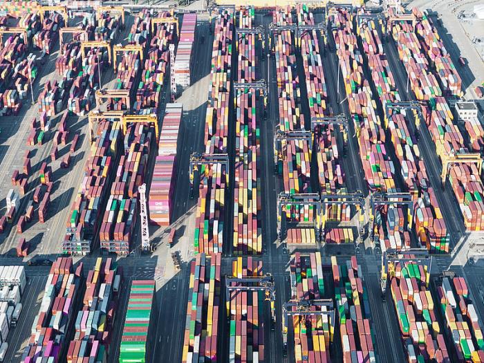 物品纺织制品从中国上海采用海上线路送到日本神户