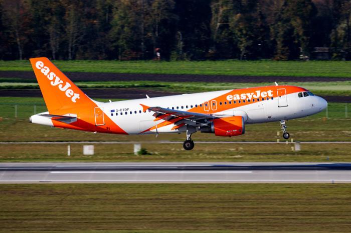 货物柠檬酸从中国苏州选取水运抵达到英国米尔顿凯恩斯