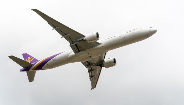 货物紧固件由中国镇江市选取船运配送到英国考文垂