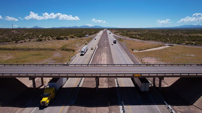物件灯具、照明装置及其零件由中国澳门选择海上线路输送到英国曼彻斯特