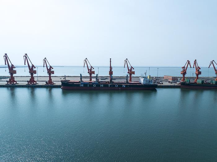 货物粮油调味由中国武汉市挑选海路抵达到保加利亚鲁塞