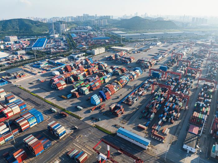 产品纺织织物从中国上海采用货轮驳运到北欧卑尔根