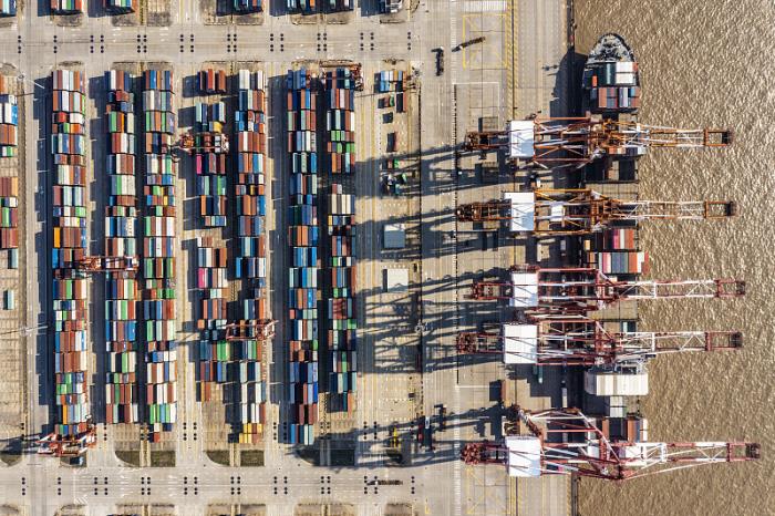 物件裘皮服装从中国东莞选择海路配送黎巴嫩的黎波里