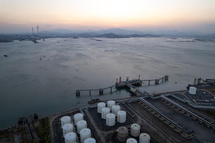 货物设备由中国西安启用货船输送到德国法兰克福