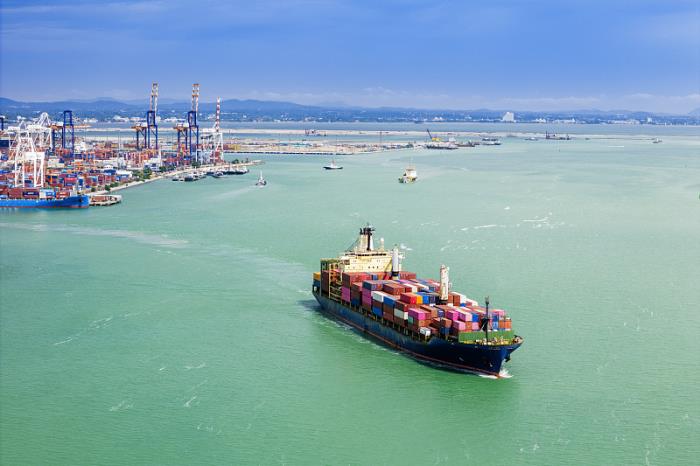 物件卷烟由中国大庆采取船运驳运到北欧奥斯陆