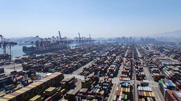 产品生活用品从中国东营市采用水运配送英国诺里奇