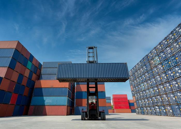 物件基础建材由中国深圳启用航运配送到英国米德尔斯堡