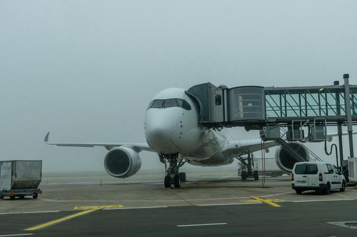 物件陶瓷产品从中国杭州市选取水运驳运到英国利兹