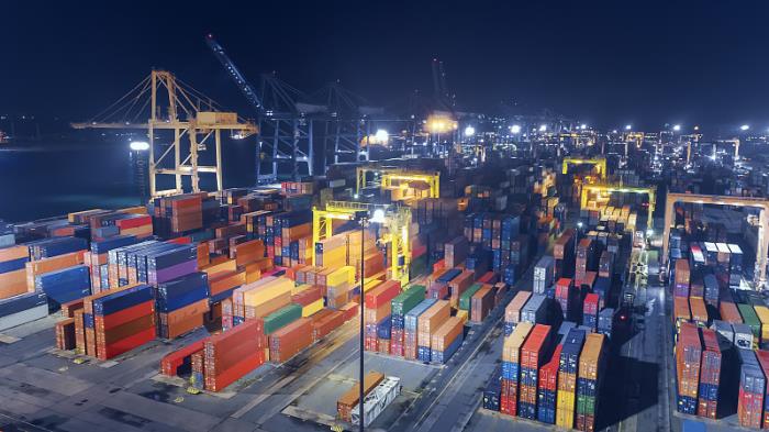 物件焦炭及半焦炭由中国合肥市选用水运输送到北欧努克 