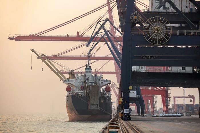 物件汽车(包括底盘）从中国成都选择水运输送到