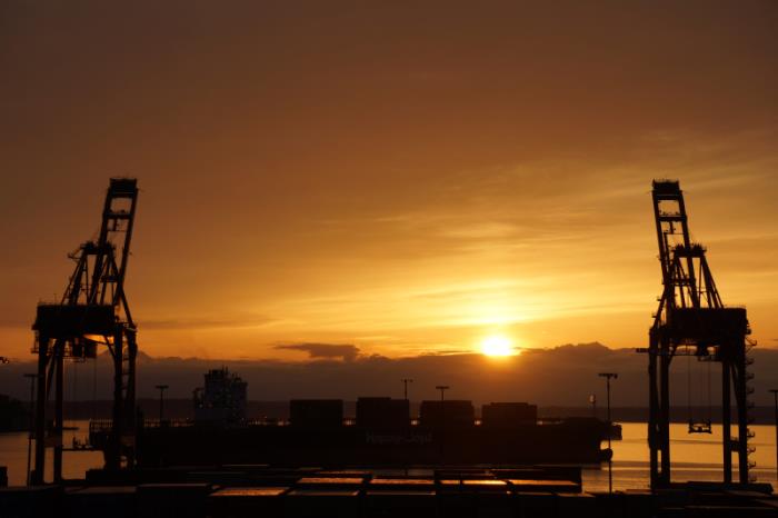 寄快递到英国哪个便宜,寄快递到英国有哪些注意事项？