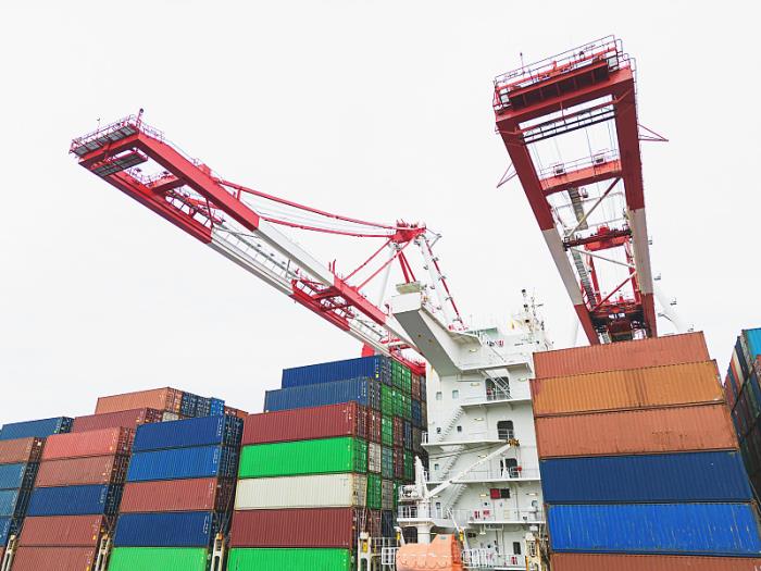 国际物流到英国后端都是由什么派送