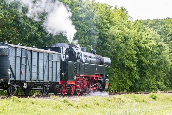 物品飞机及其他航空器由中国上海采用货船货运到