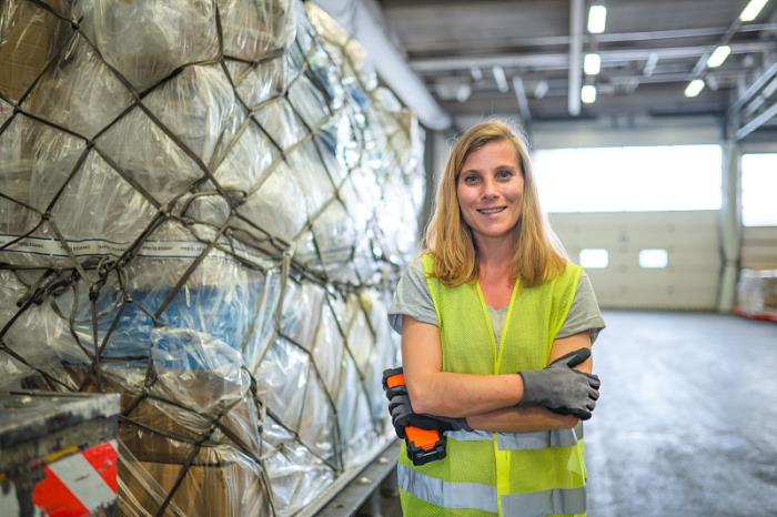 商品成人用品由中国济南启用海运送到