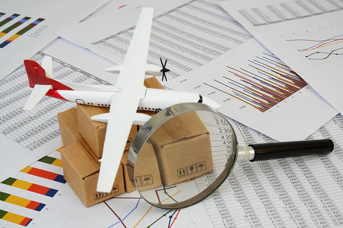 产品灯具、照明装置及其零件由中国福州挑选船运送到